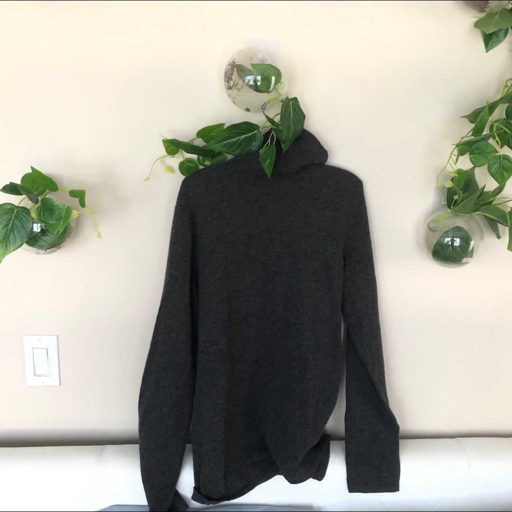 Saks 100% Cashmere Grey Sweater